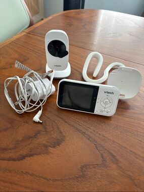 Vtech baby camera/monitor with flexible mount